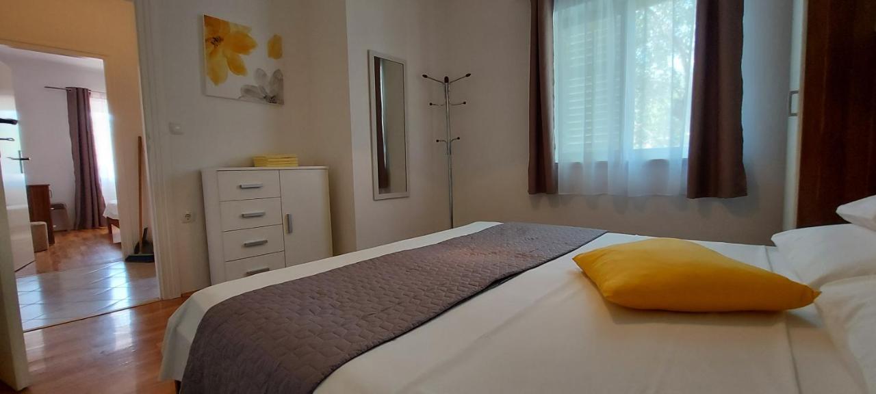 Marijana Apartment Rab Town